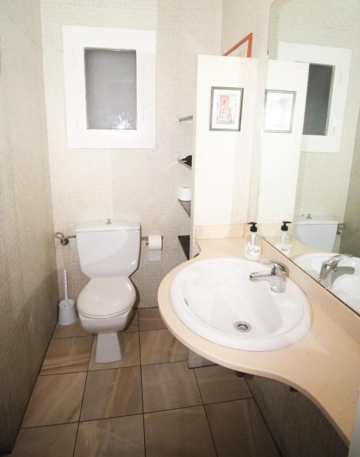Lovely Apartment At Park Gueell Barcelona Exteriör bild