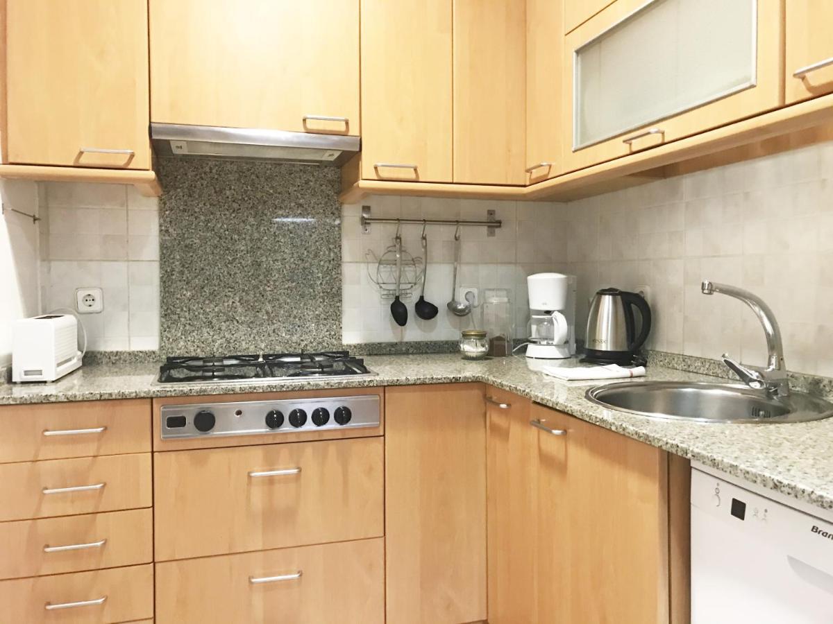 Lovely Apartment At Park Gueell Barcelona Exteriör bild